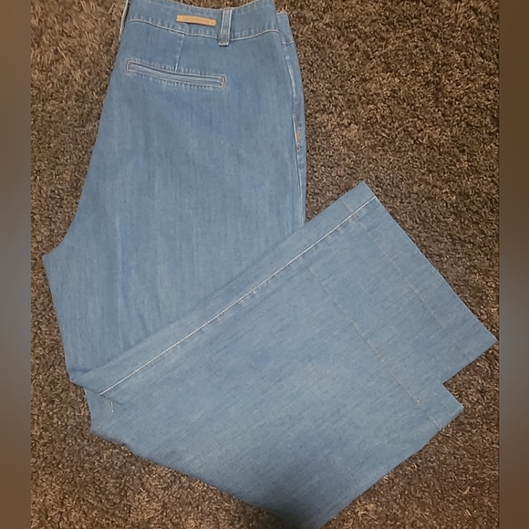 Soft Surroundings Woman's Jean - Picture 6 of 8